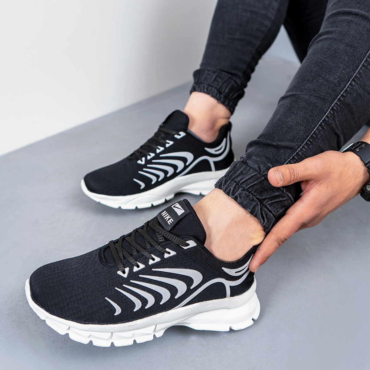 كفش مردانه مدل iham رنگ مشكي سفيد