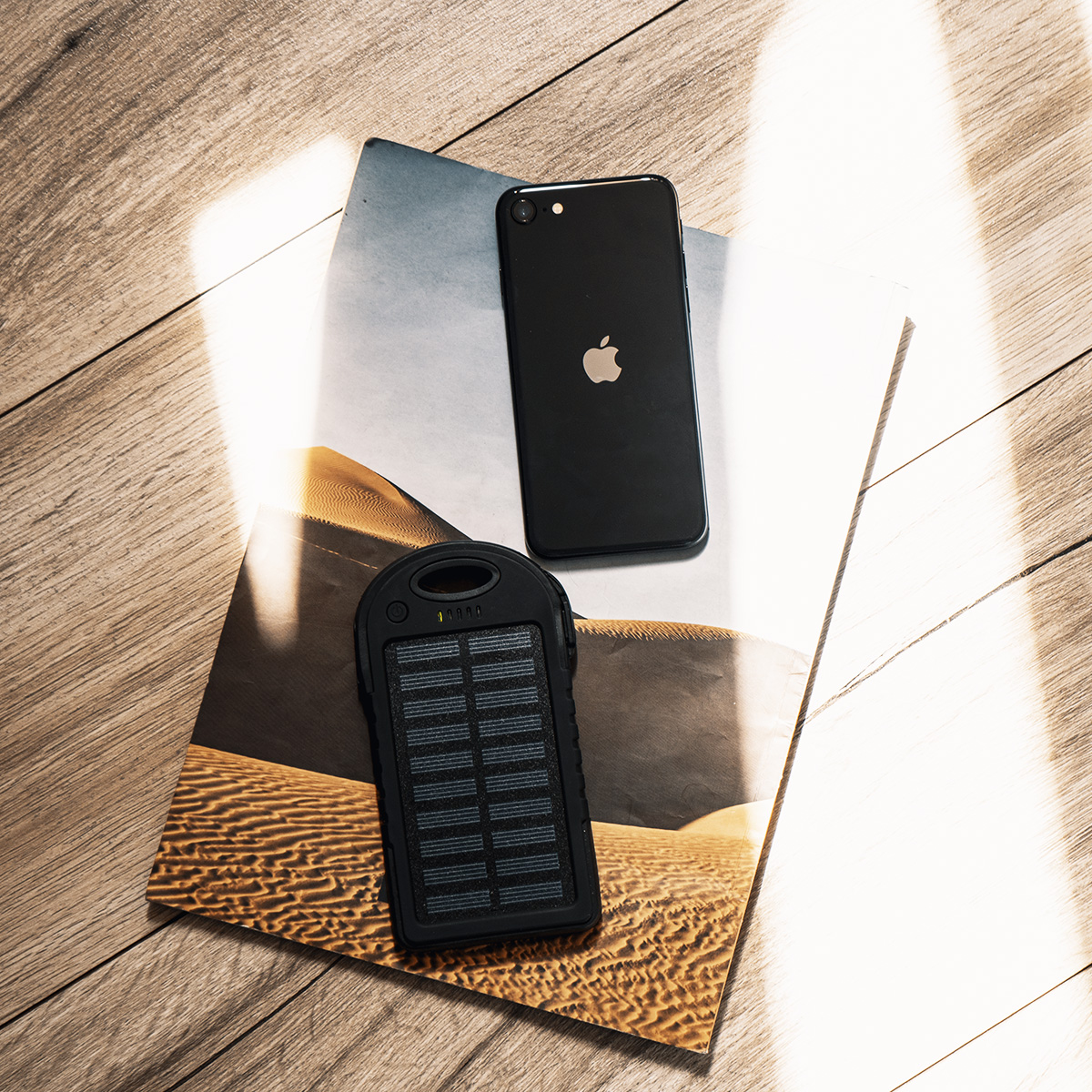 پاوربانك خورشيدي مدل CHARING