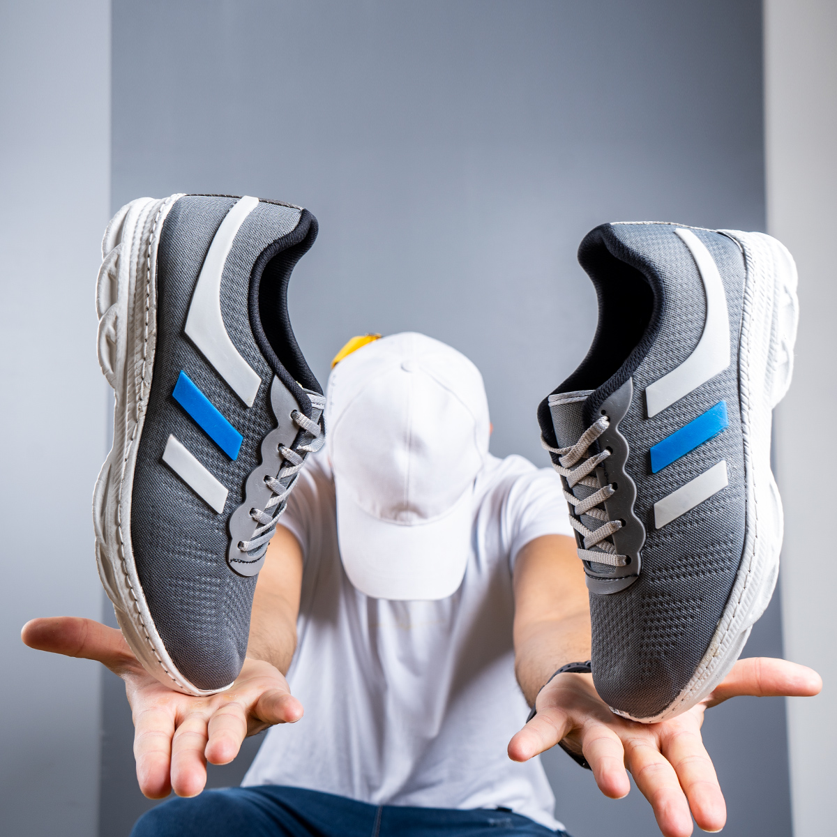 کفش ورزشی مردانه طوسی مدل Maverik