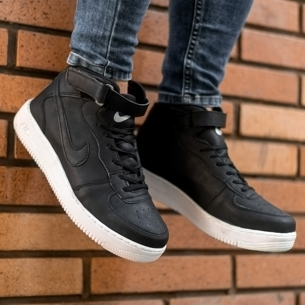 نیم بوت مردانه NikeAirمشکی زیره سفید مدل Force