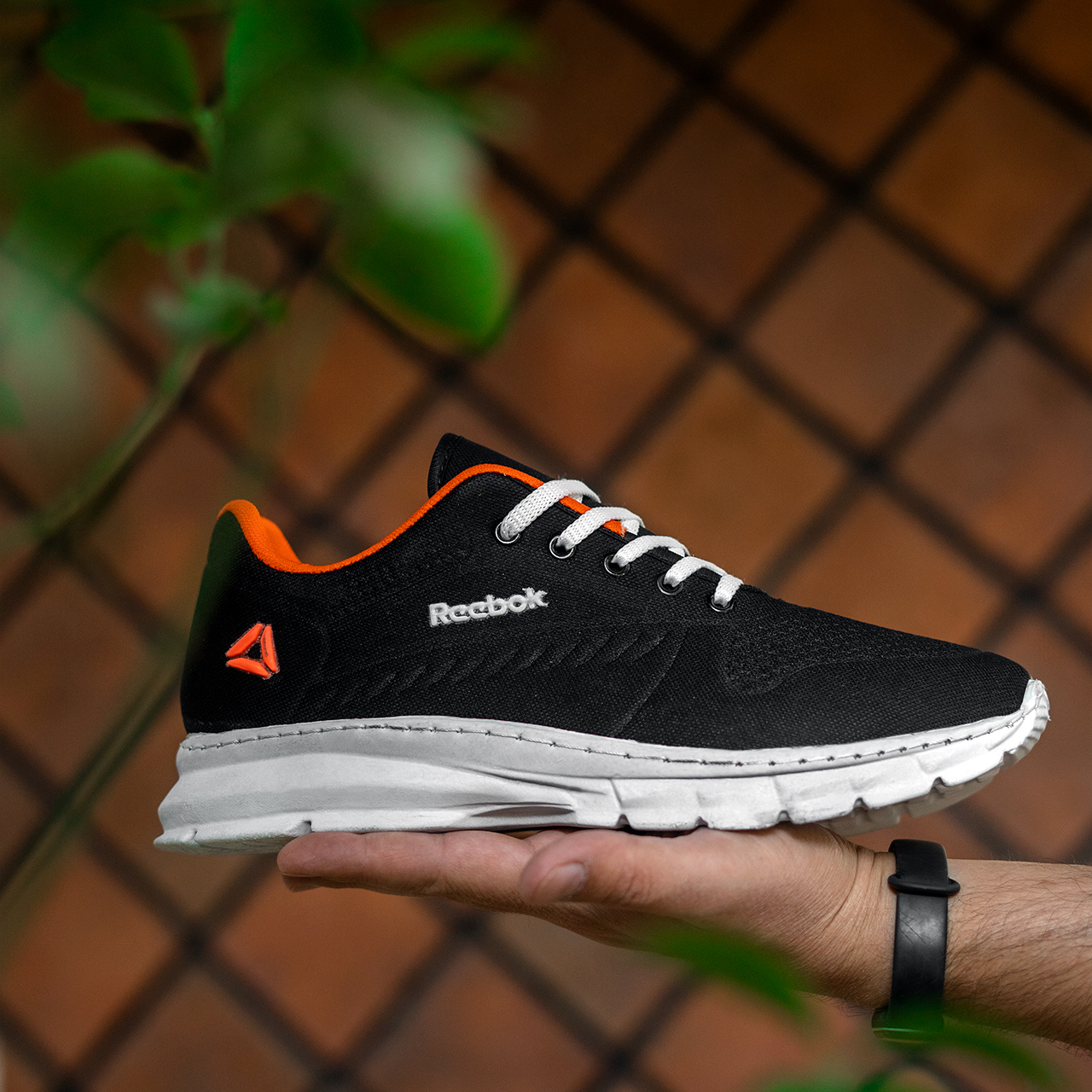 کفش ورزشی(T) ریبوک زیره سفید مدل FTF