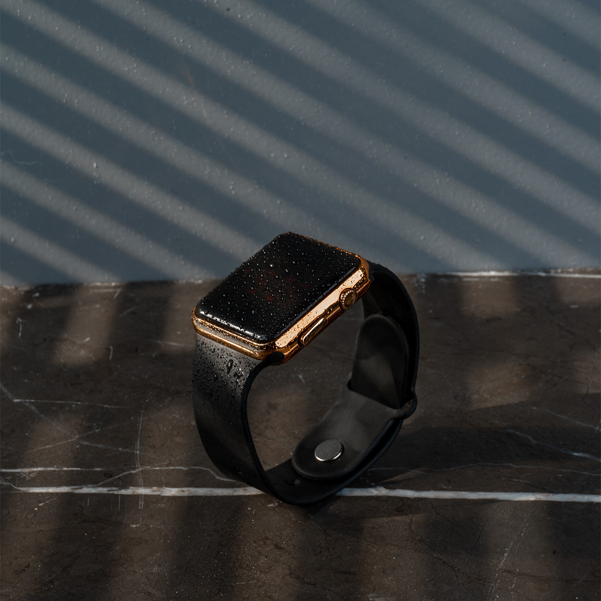 ساعت ال ای دی مشکی طلایی f450