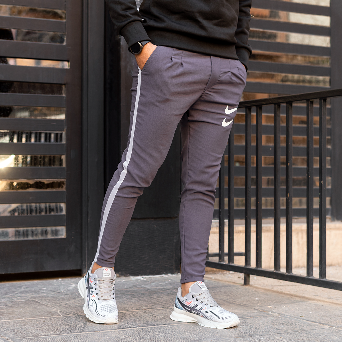 اسلش دو نایک خط دار مردانه طوسی مدلTimon