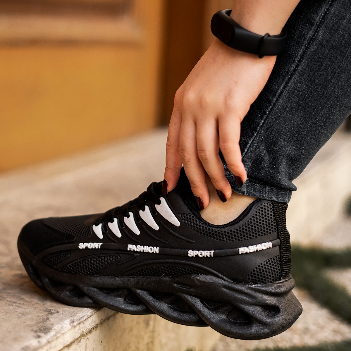 کفش وزرشی زنانه مشکی مدل Shiva