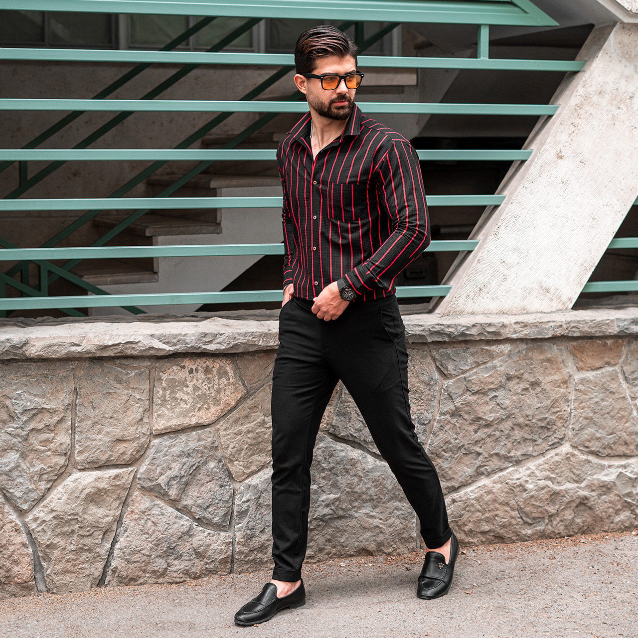 پیراهن مردانه(T) مشکی راه راه قرمز مدل Melvis