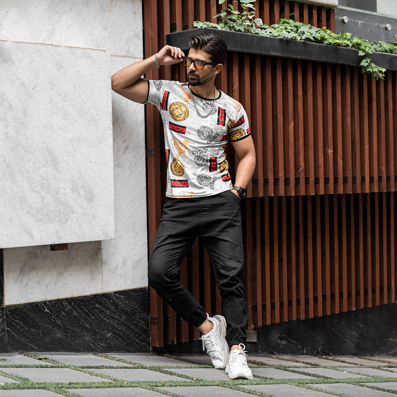 تیشرت مخمل ورساچه طوسی روشن مردانه مدلlavino