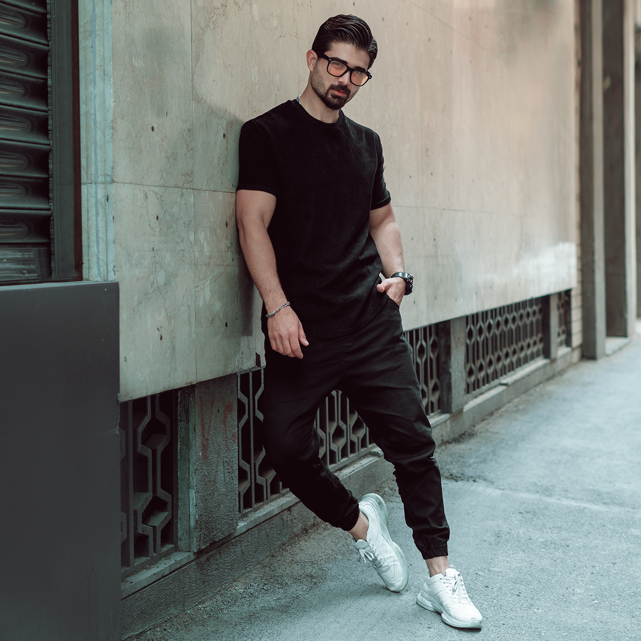 تیشرت مخمل کبریتی مشکی مردانه مدل Farshid