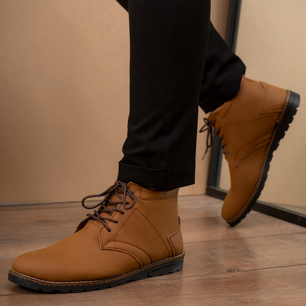 نیم بوت کرم مردانه مدل yata