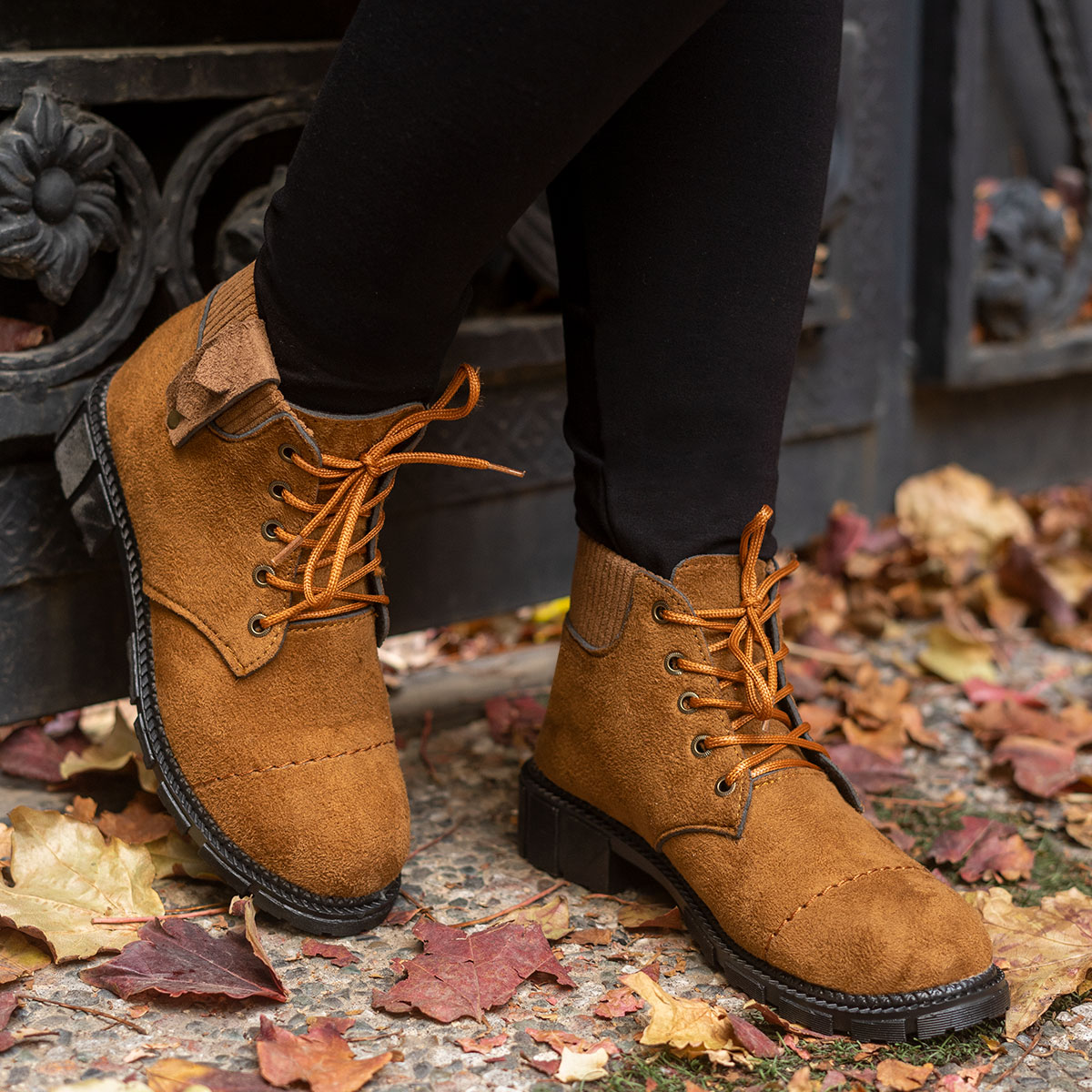 نیم بوت دخترانه قهوه ای مدل Nadia