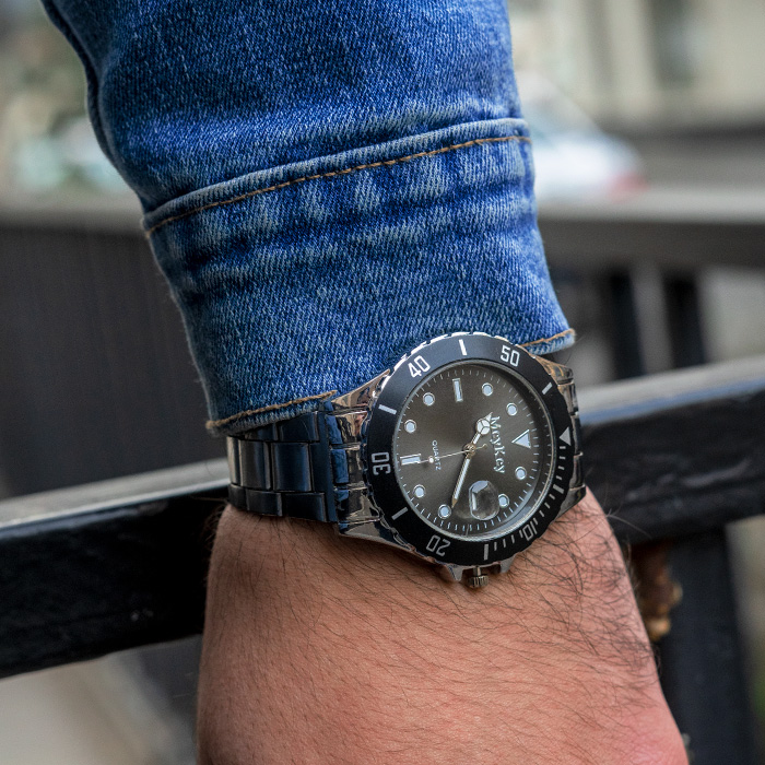 ساعت Mcy Kcy نقره ای صفحه مشکی مدل 345