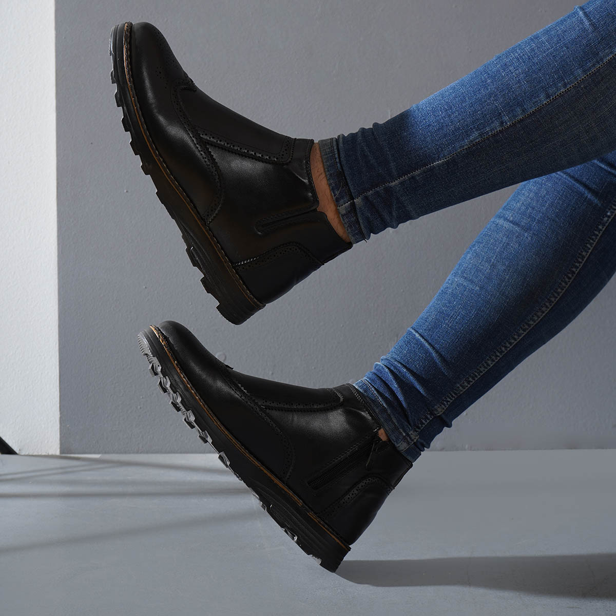 نیم بوت مشکی مردانه مدل ASHVAN