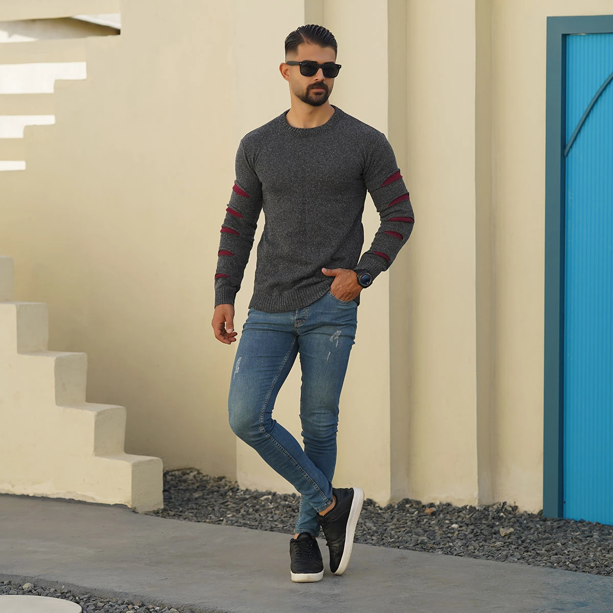 پلیور مردانه یقه گرد ذغالی زرشکی مدل Q20