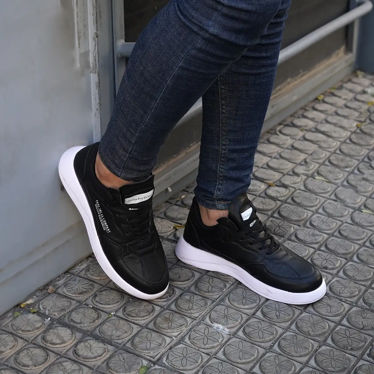 کفش تخت مشکی زیره سفید مردانه مدل Anatomic