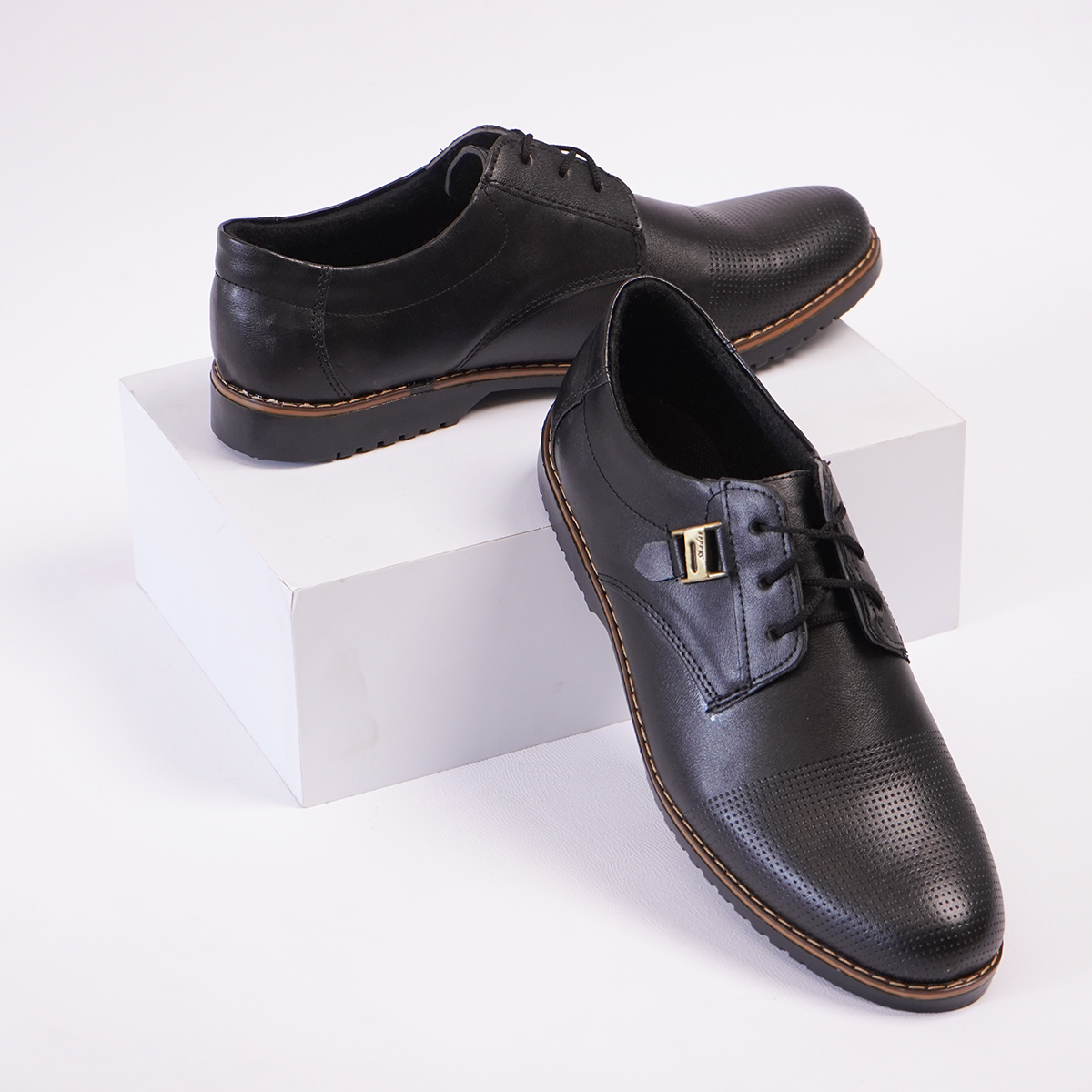 کفش رسمی مردانه مشکی سگکی سوزنی مدل D40