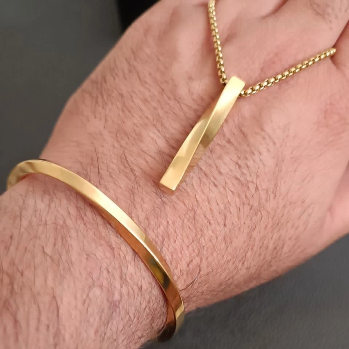 ست گردنبند و بنگل پیچ خورده ( طلایی )