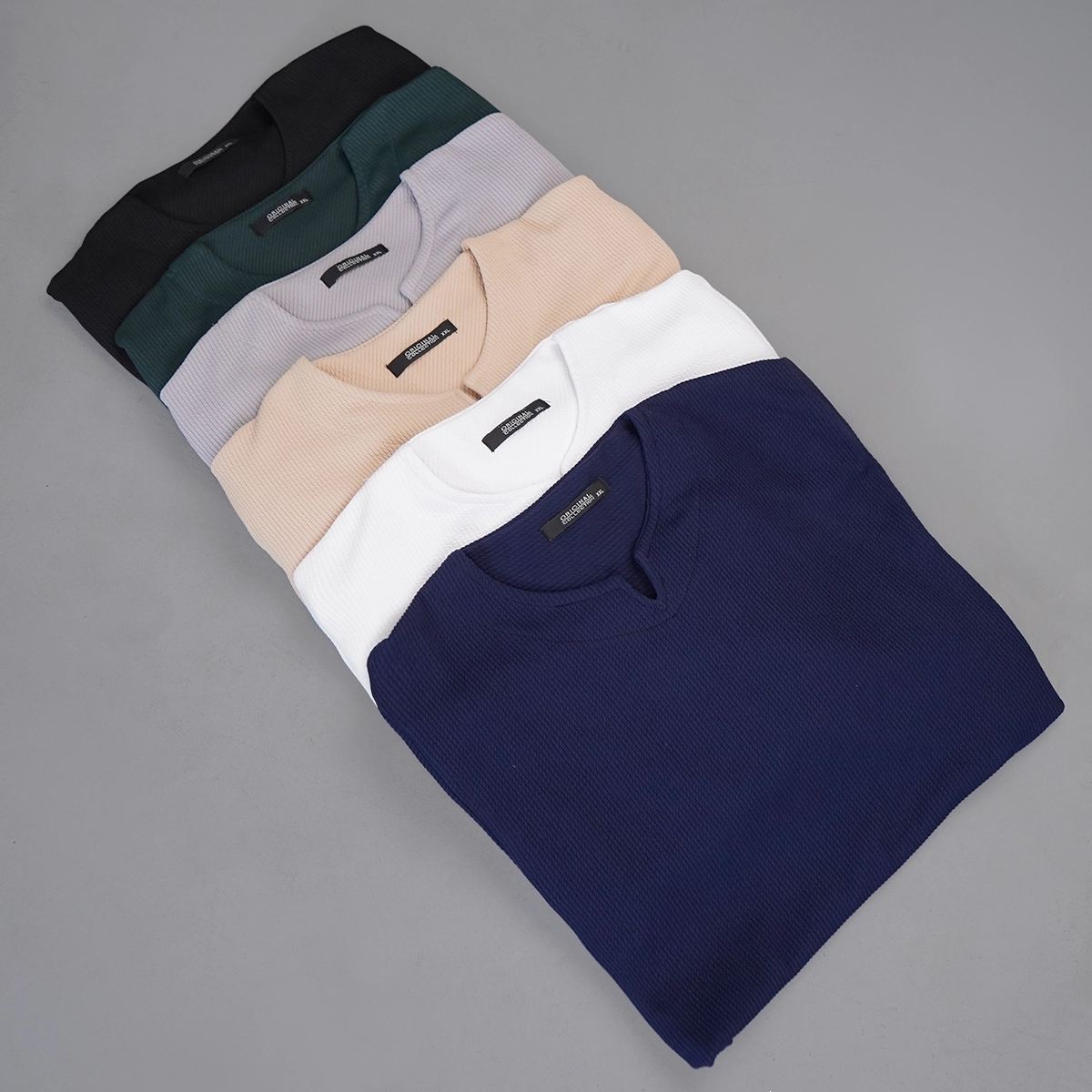 بلوز مردانه کرم یقه کوبایی مدل Etron